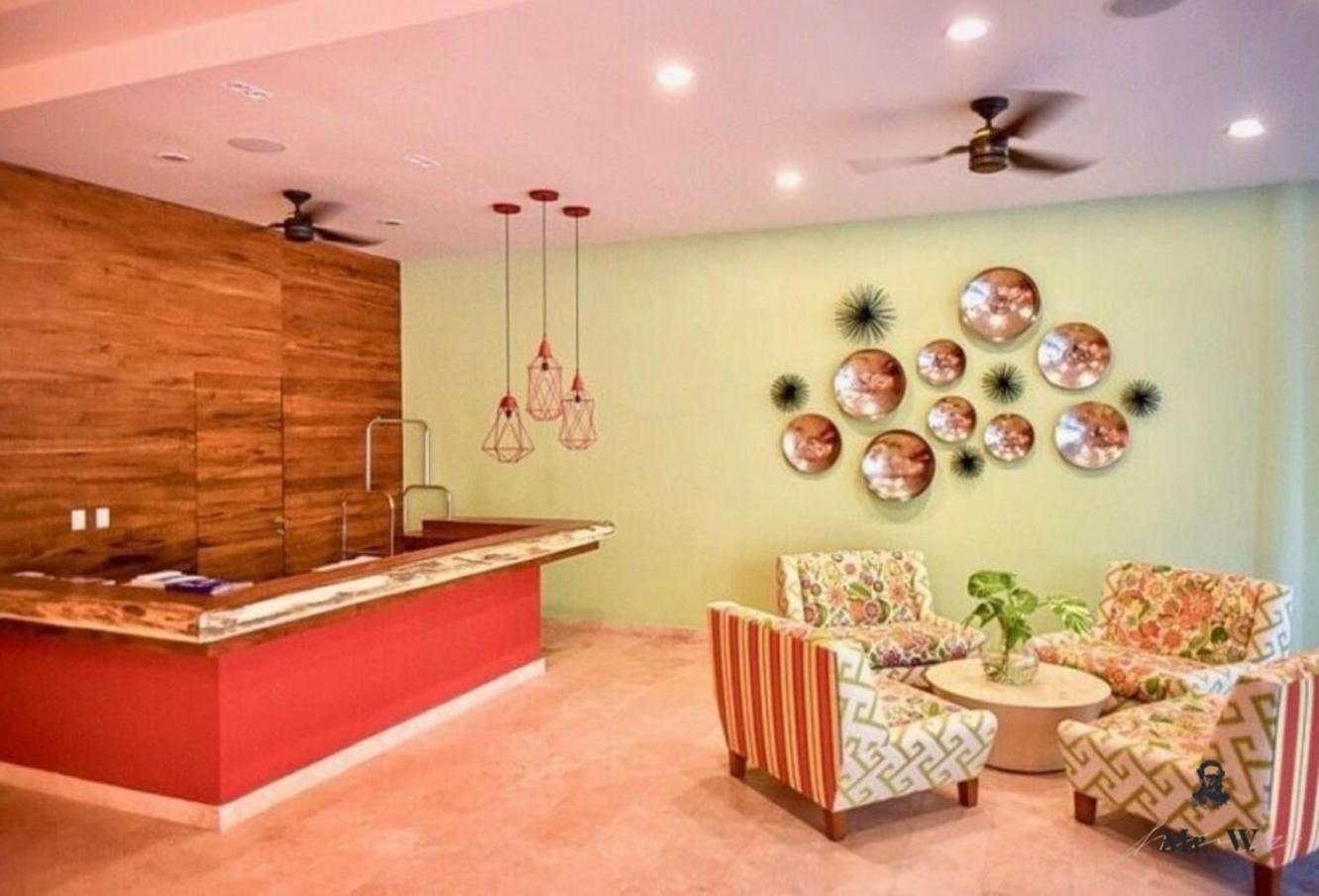 Private Pool Ph, Walk To Beach, 38th & 5th Apartment *