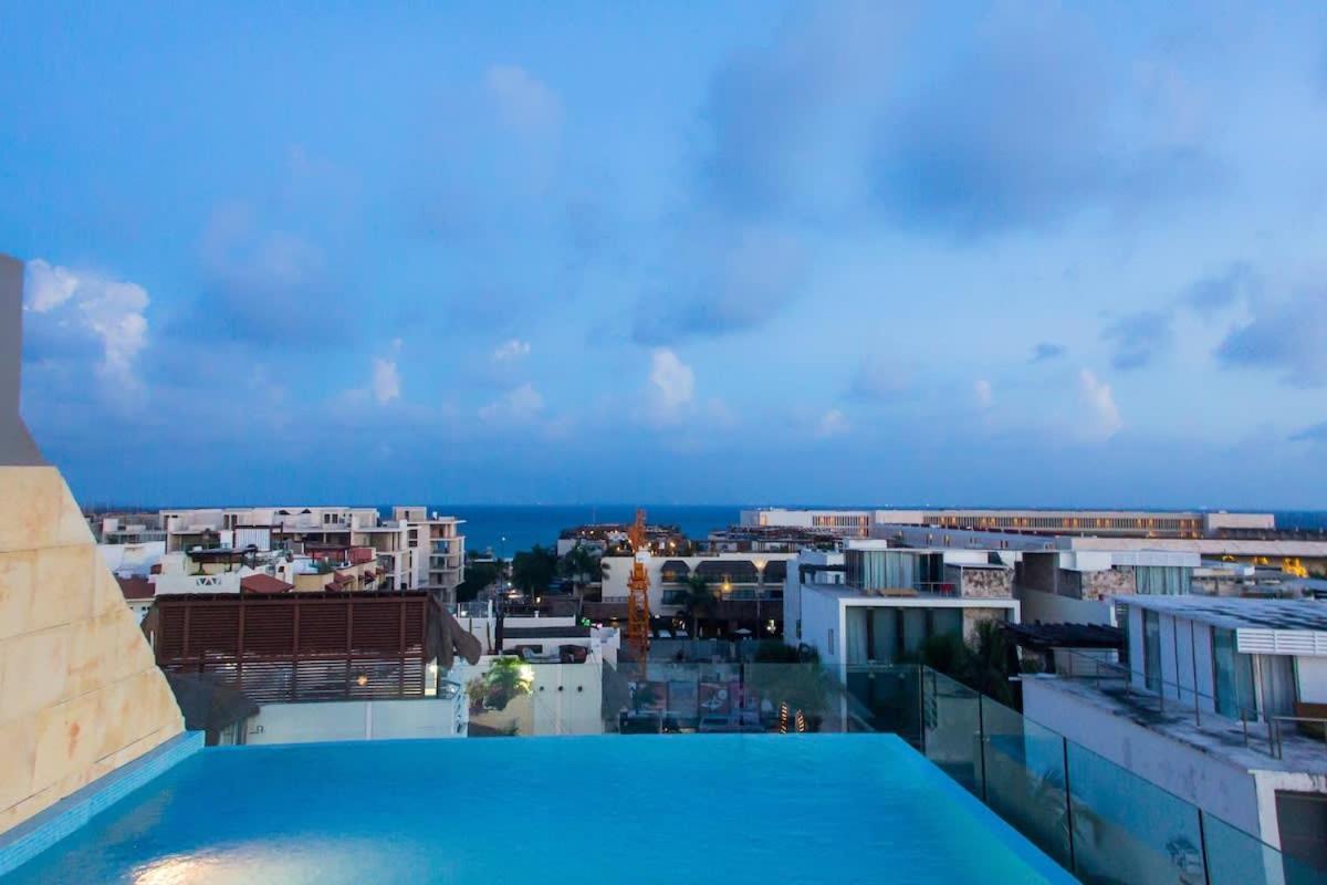 On 5th Avenue Steps Away From Mamita's At Quinto Sol By Waves * Playa del Carmen