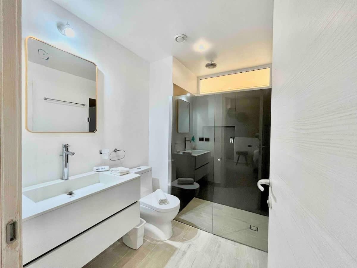 On 5th Avenue Steps Away From Mamita's At Quinto Sol By Waves Holiday home *