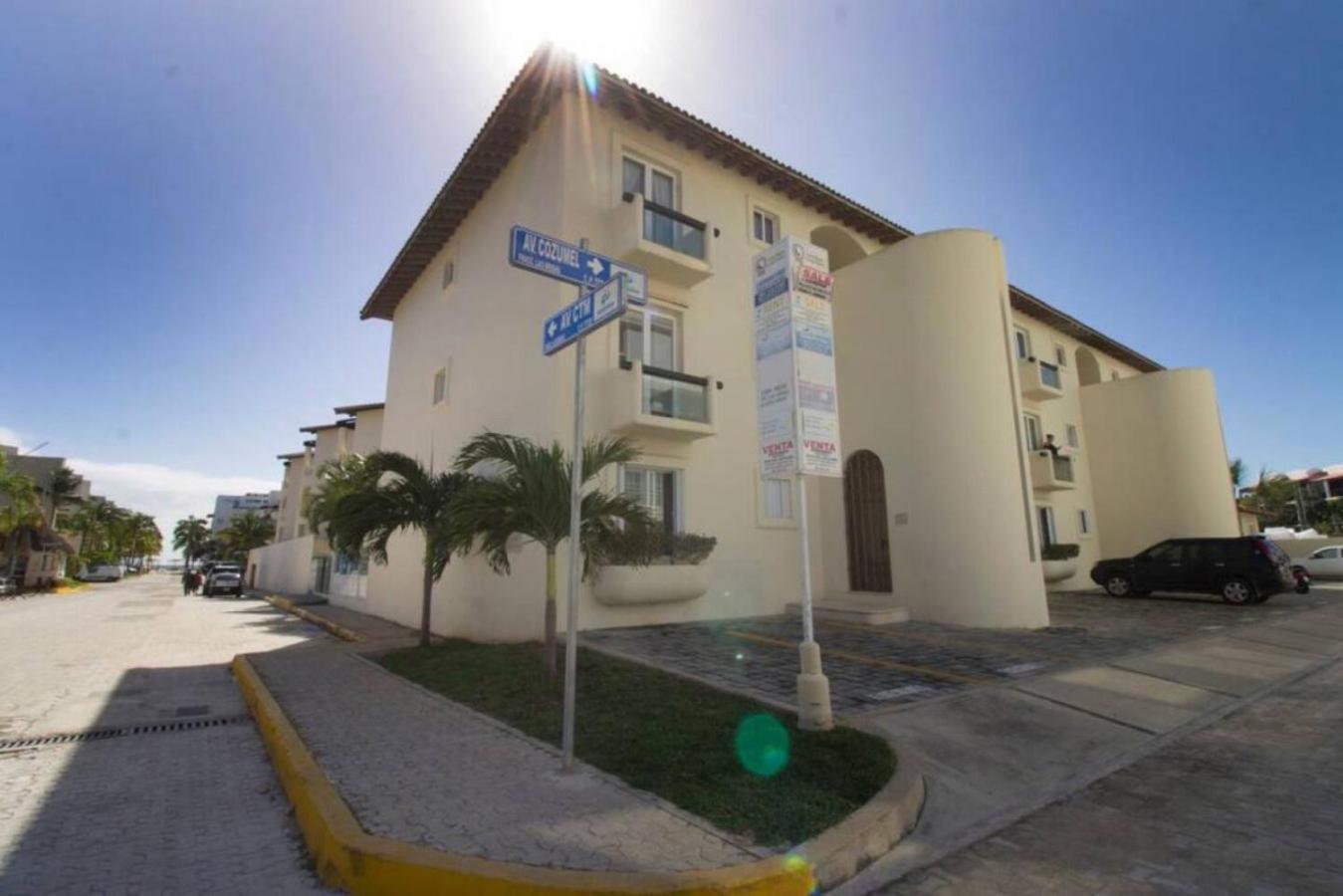 Playa Paradise Getaway. Cozy 2br In The Heart Of Playa Apartment
