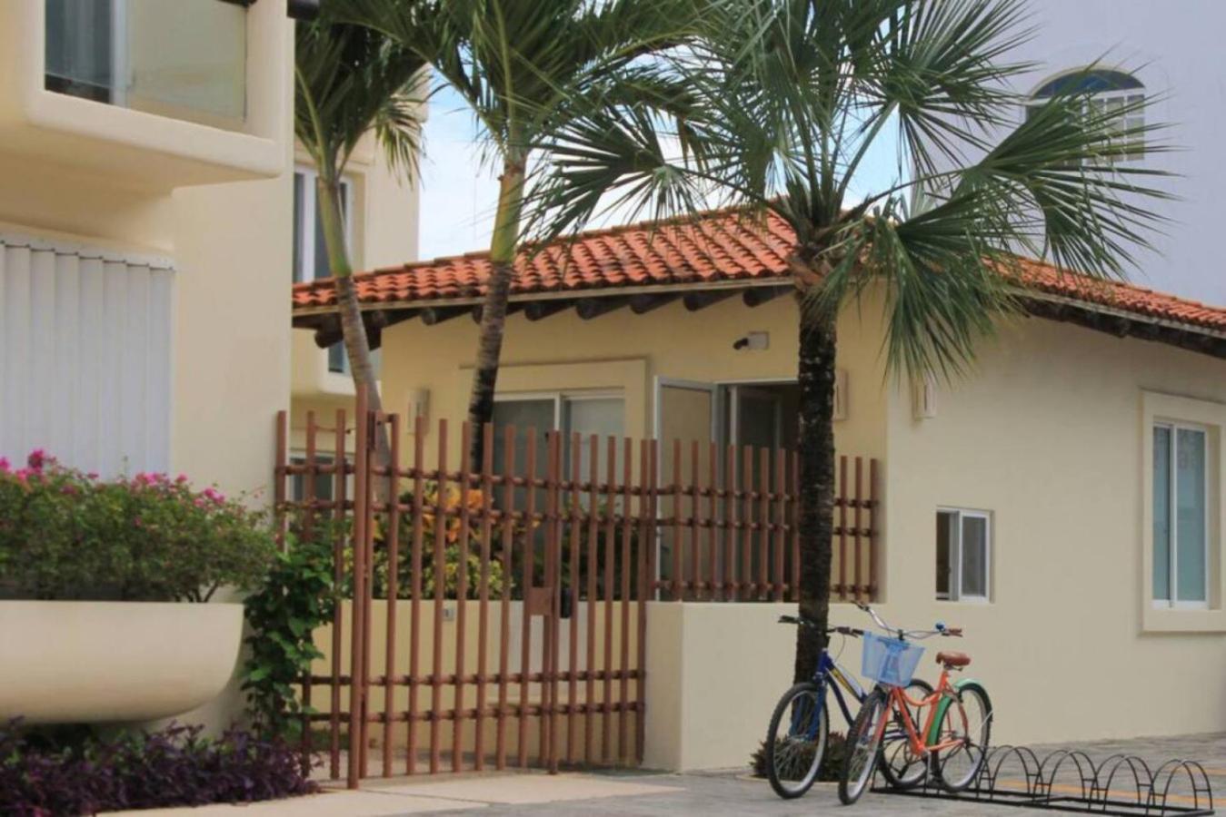Playa Paradise Getaway. Cozy 2br In The Heart Of Playa Apartment