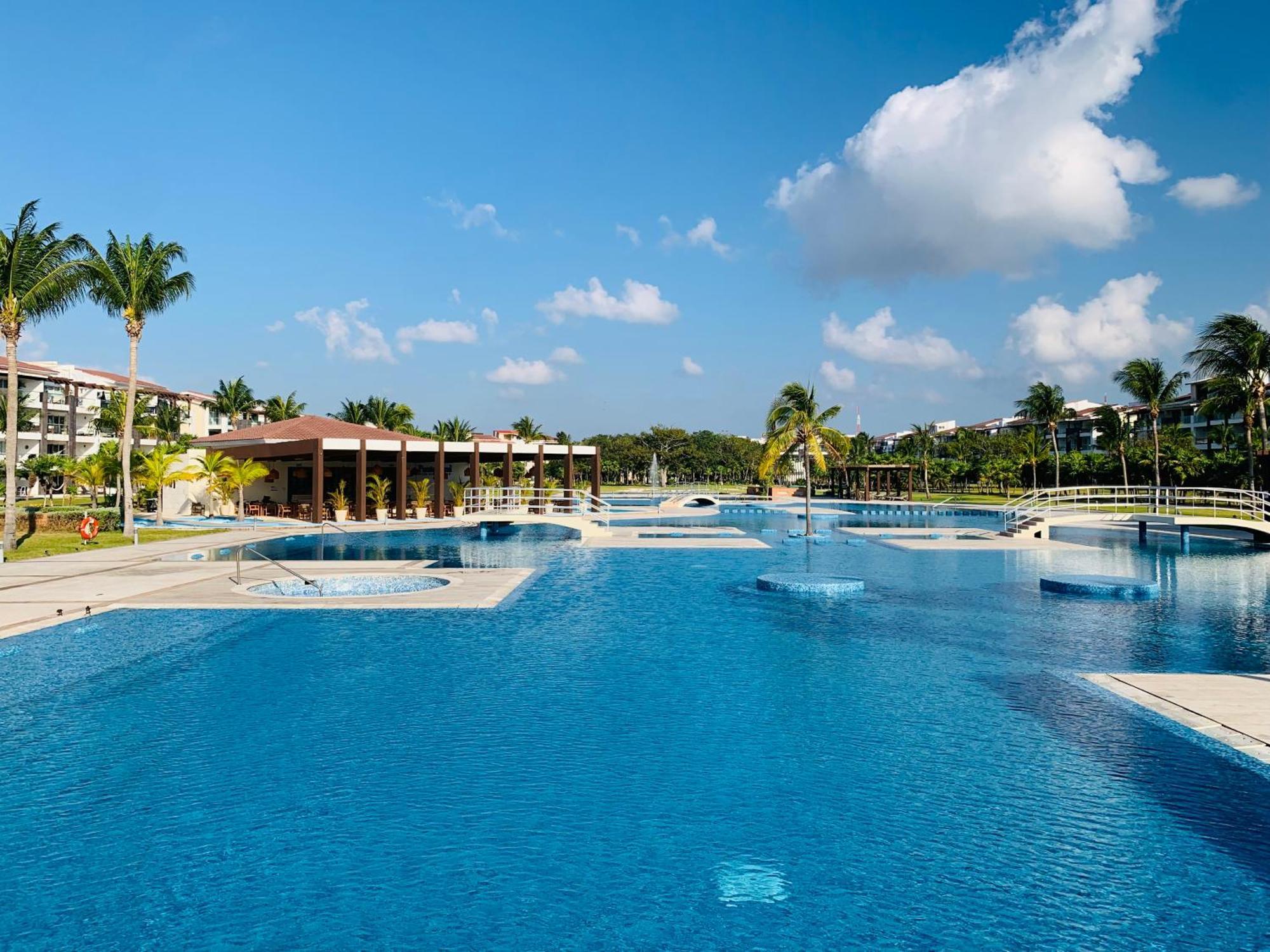 Luxury Blue Ocean Mareazul