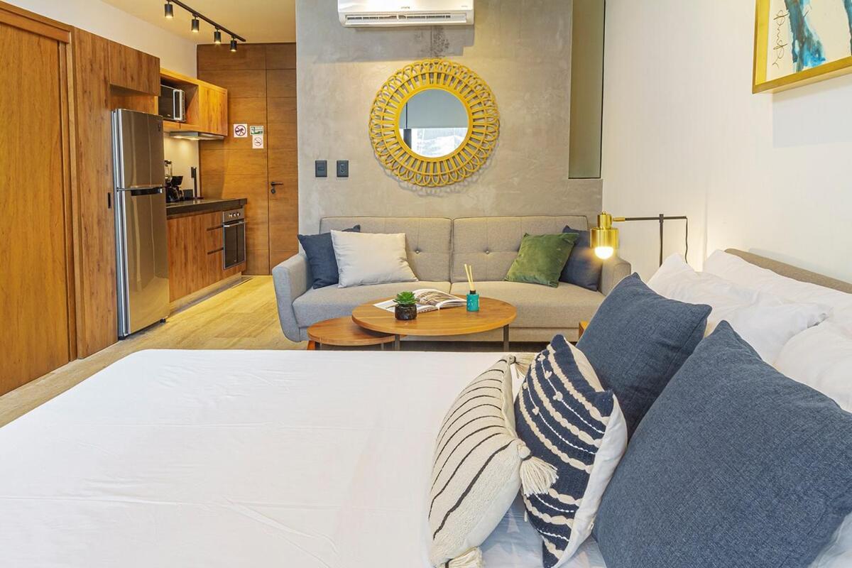 Magnificent In 5th Ave Apartment *