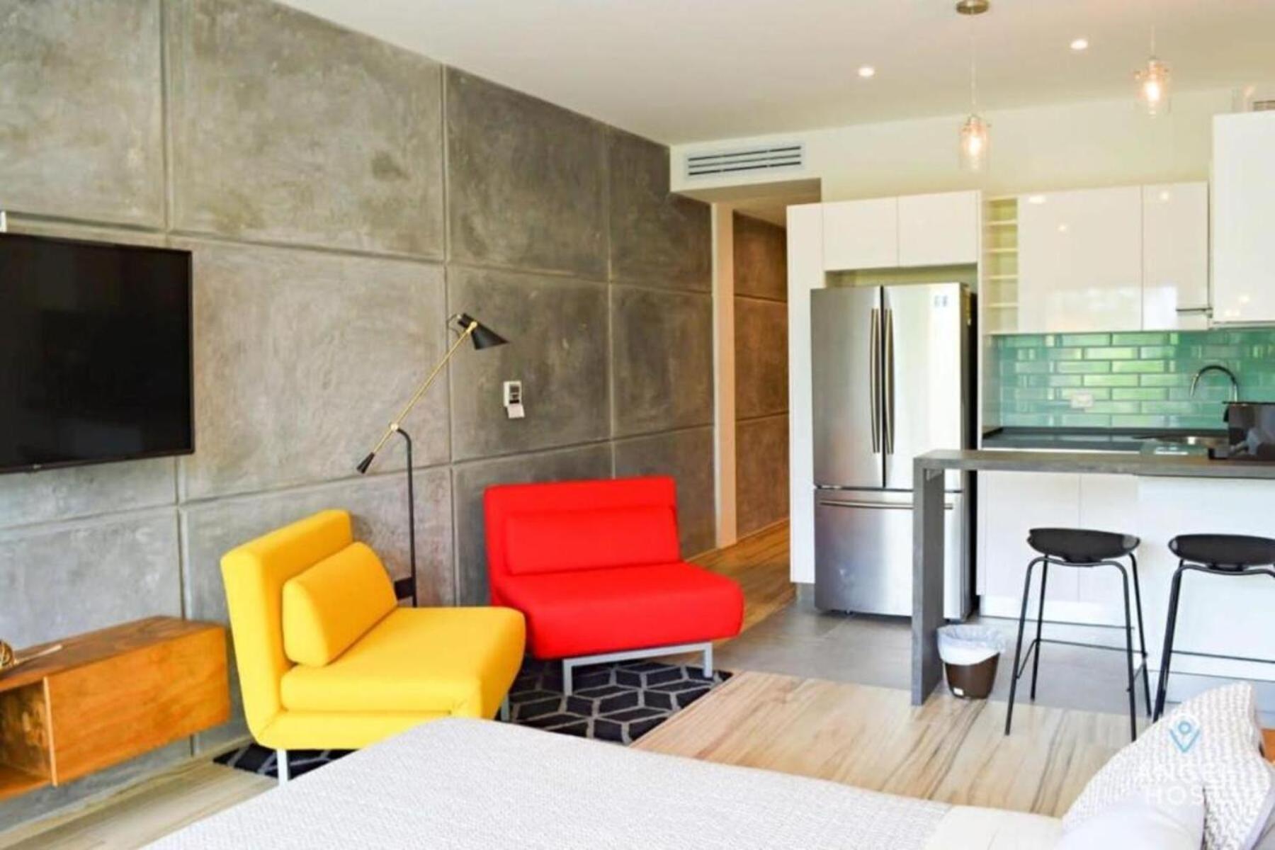 On 5th, Pvt Balcony, Oceanview Roof Pool Holiday home *