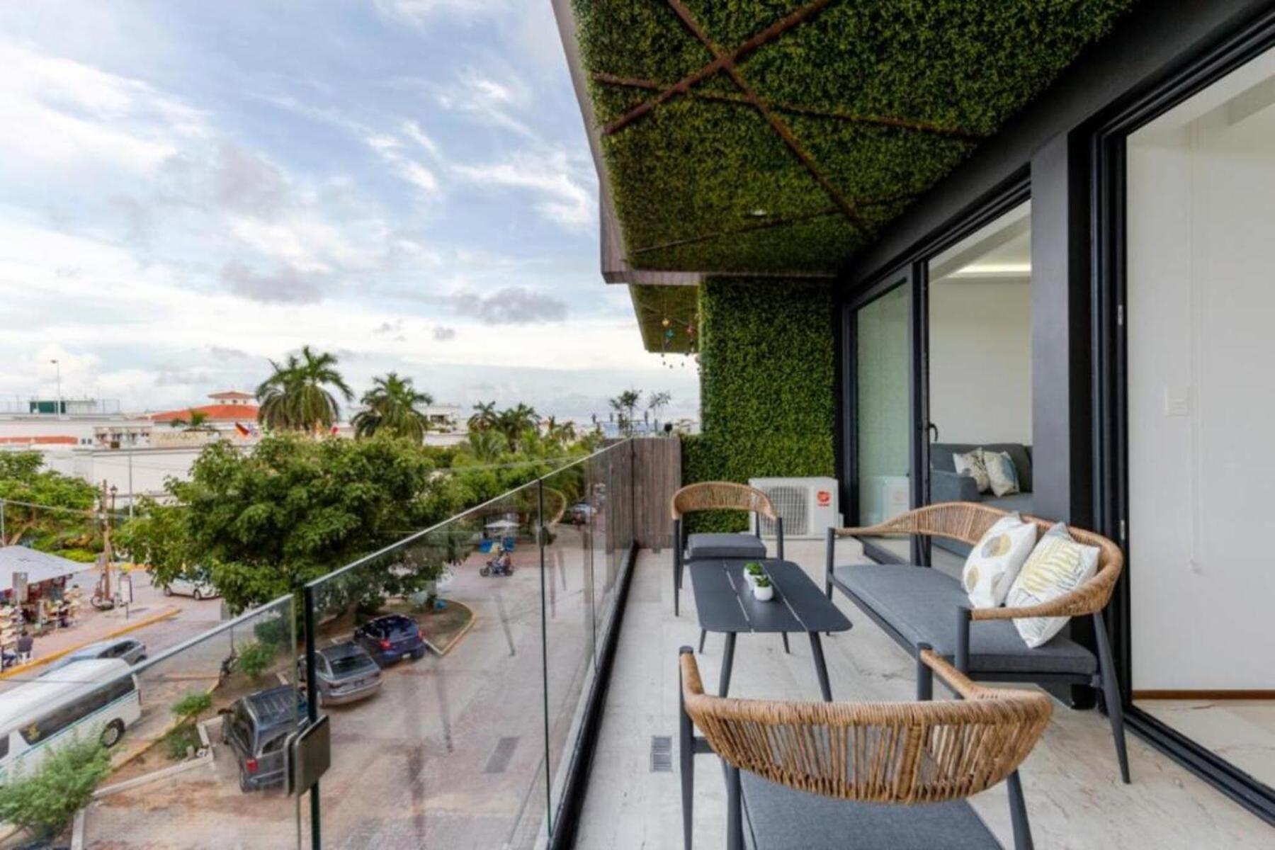 One Paralia Playa del Carmen