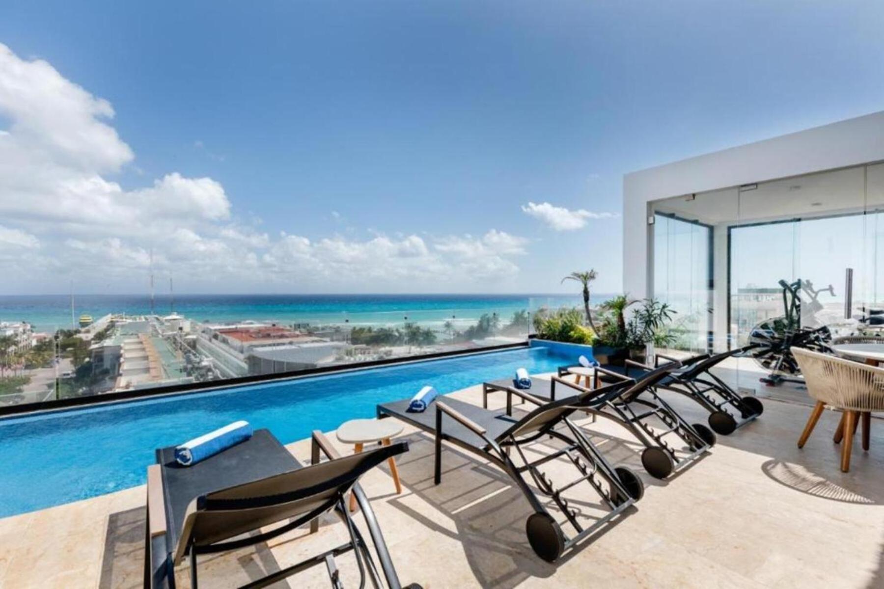 One Paralia Appartement