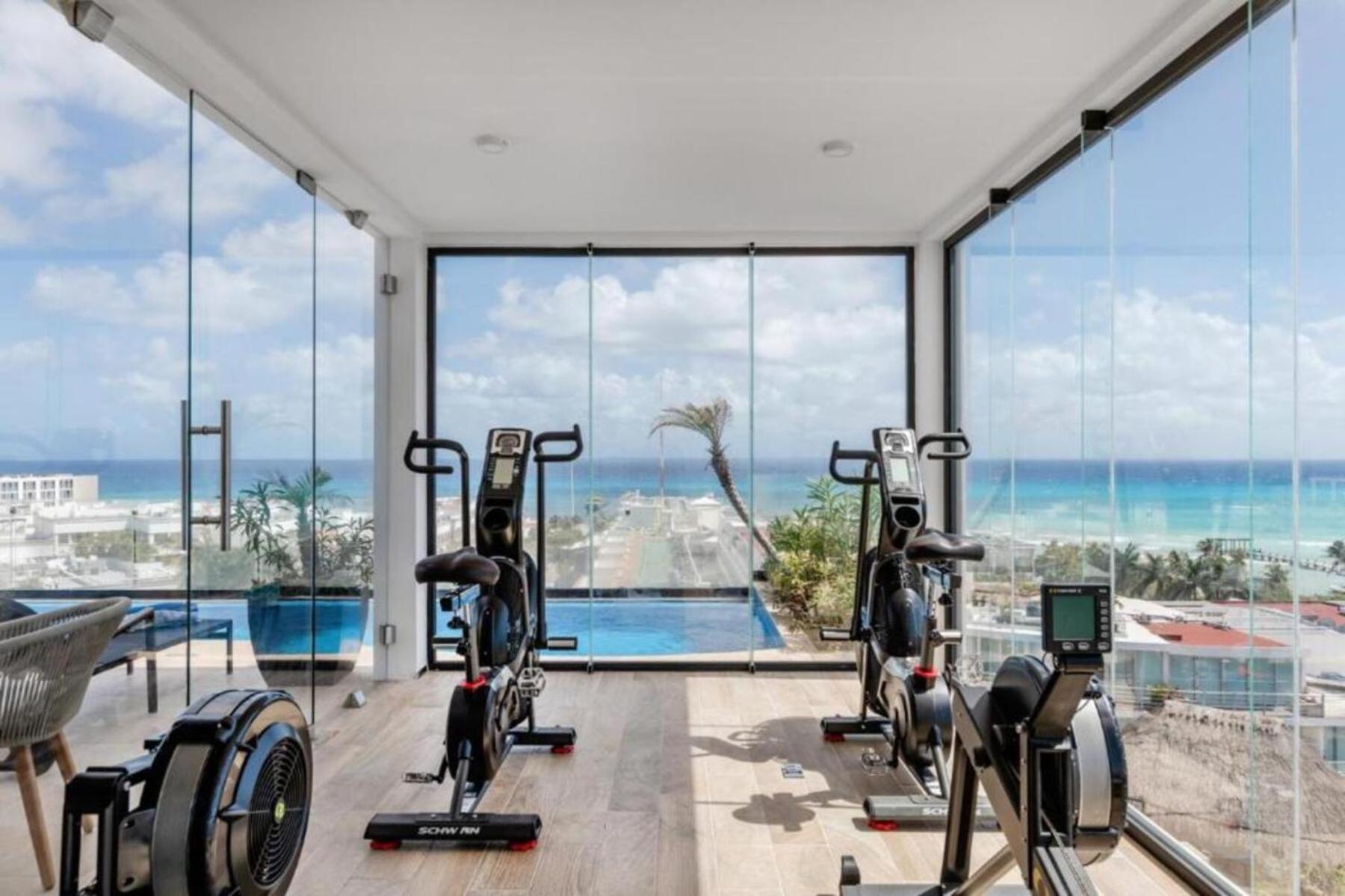 One Paralia Appartement *