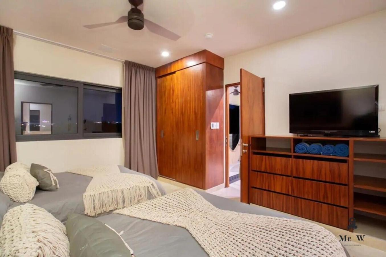 Private Pool Ph, Walk To Beach, 38th & 5th * Playa del Carmen