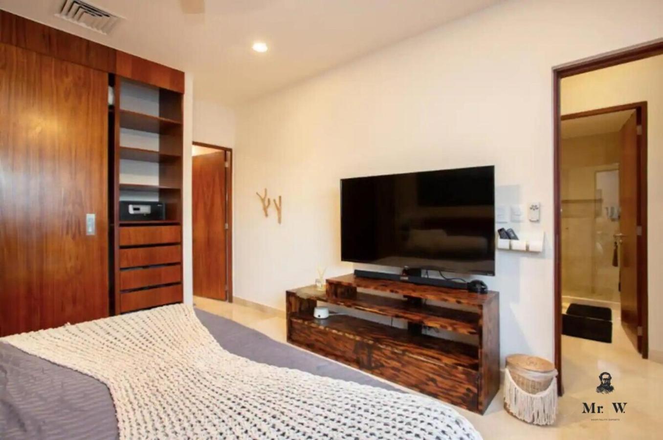 Apartment Private Pool Ph, Walk To Beach, 38th & 5th *
