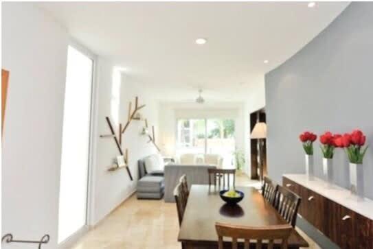 Oceanview Pool Near Av 5th 6 Guest Fast Wifi *