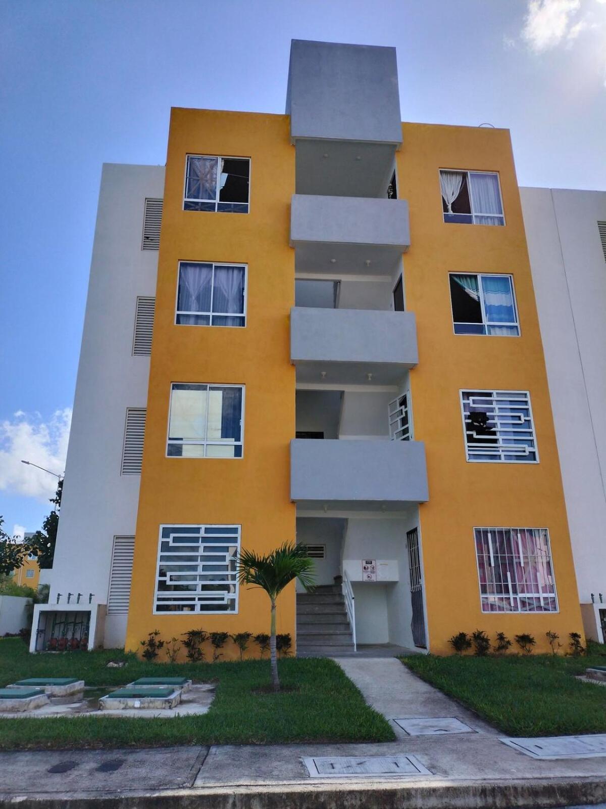 With A Shared Pool In A * Playa del Carmen