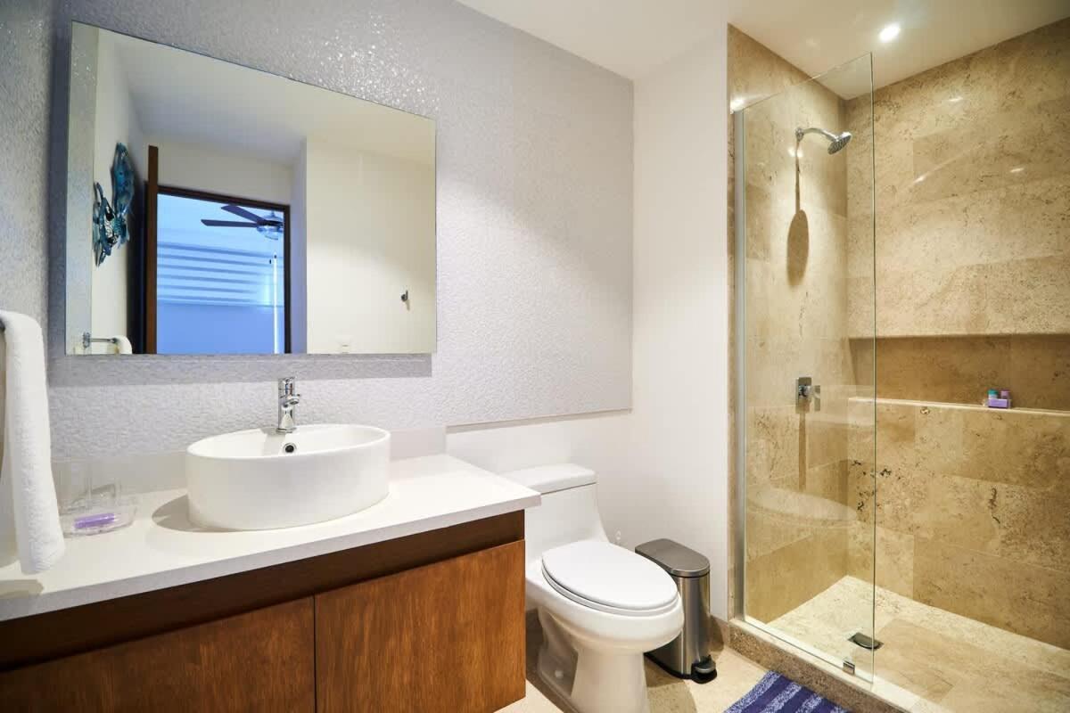 Luxury 2-story With Jacuzzi Apartment