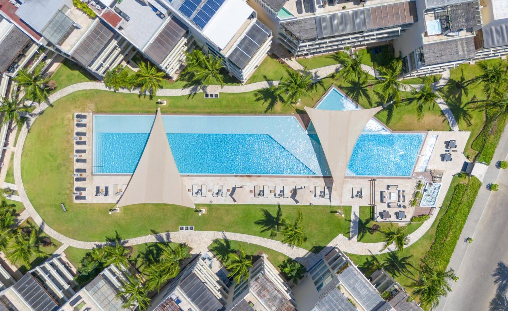 Infinity Pool And Private Club - Luxury Complex The Elements - Gh8