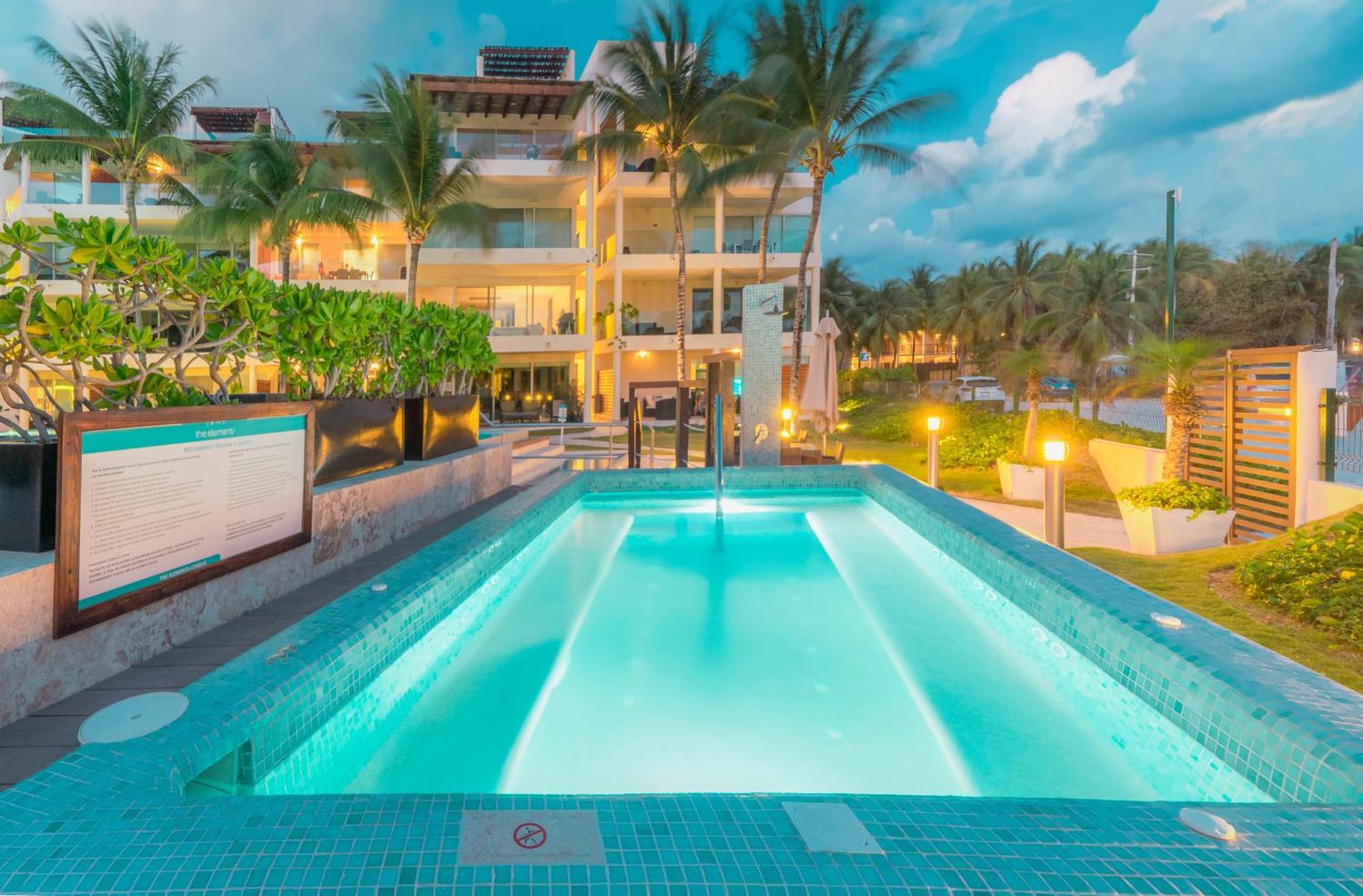 Infinity Pool And Private Club - Luxury Complex The Elements - Gh8 Playa del Carmen