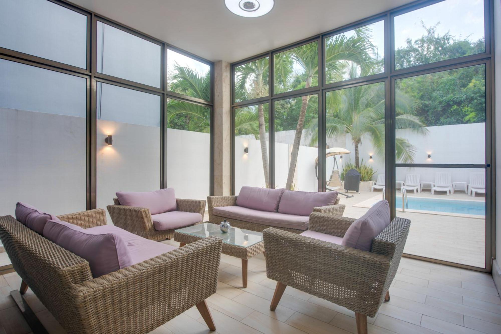 Luxe With Pool - Walk To Holiday home Playa del Carmen