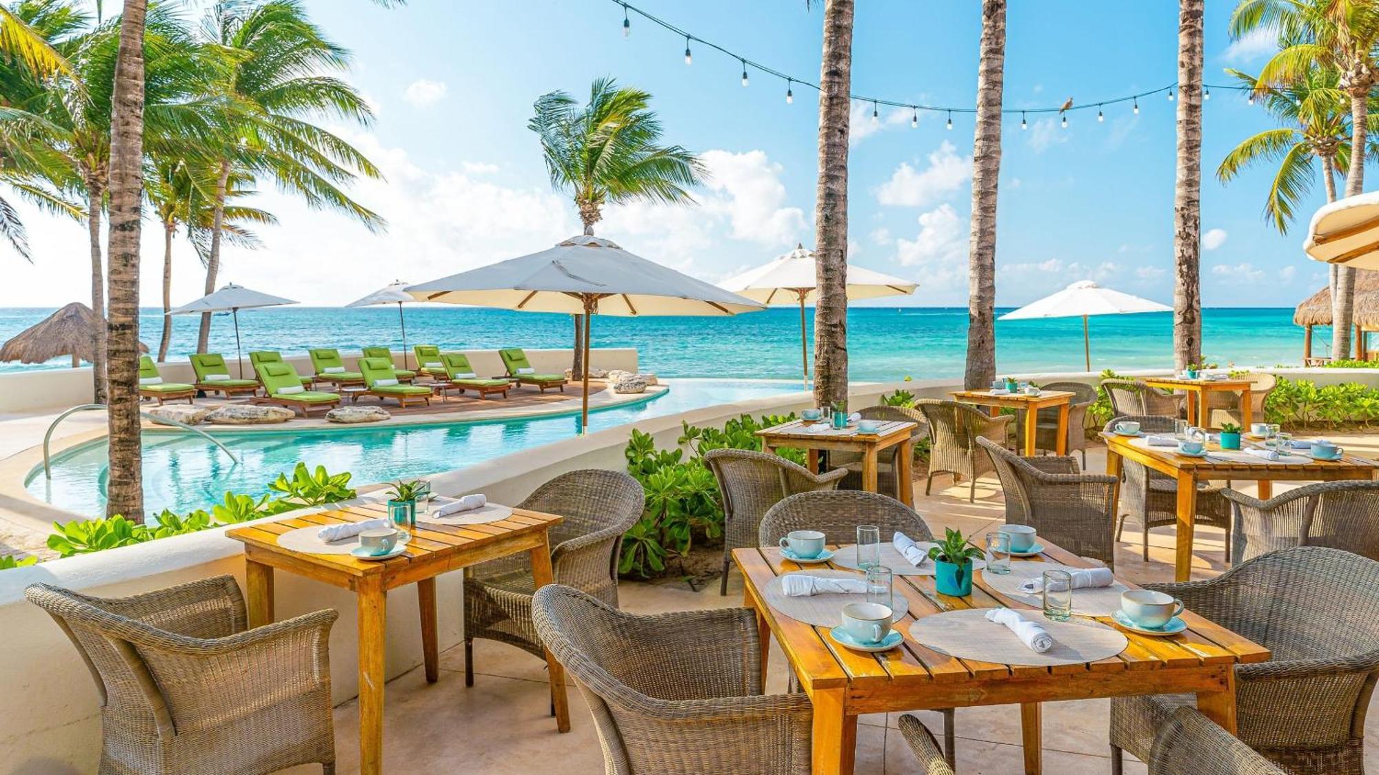 Resort Mahekal Front & Playa del Carmen