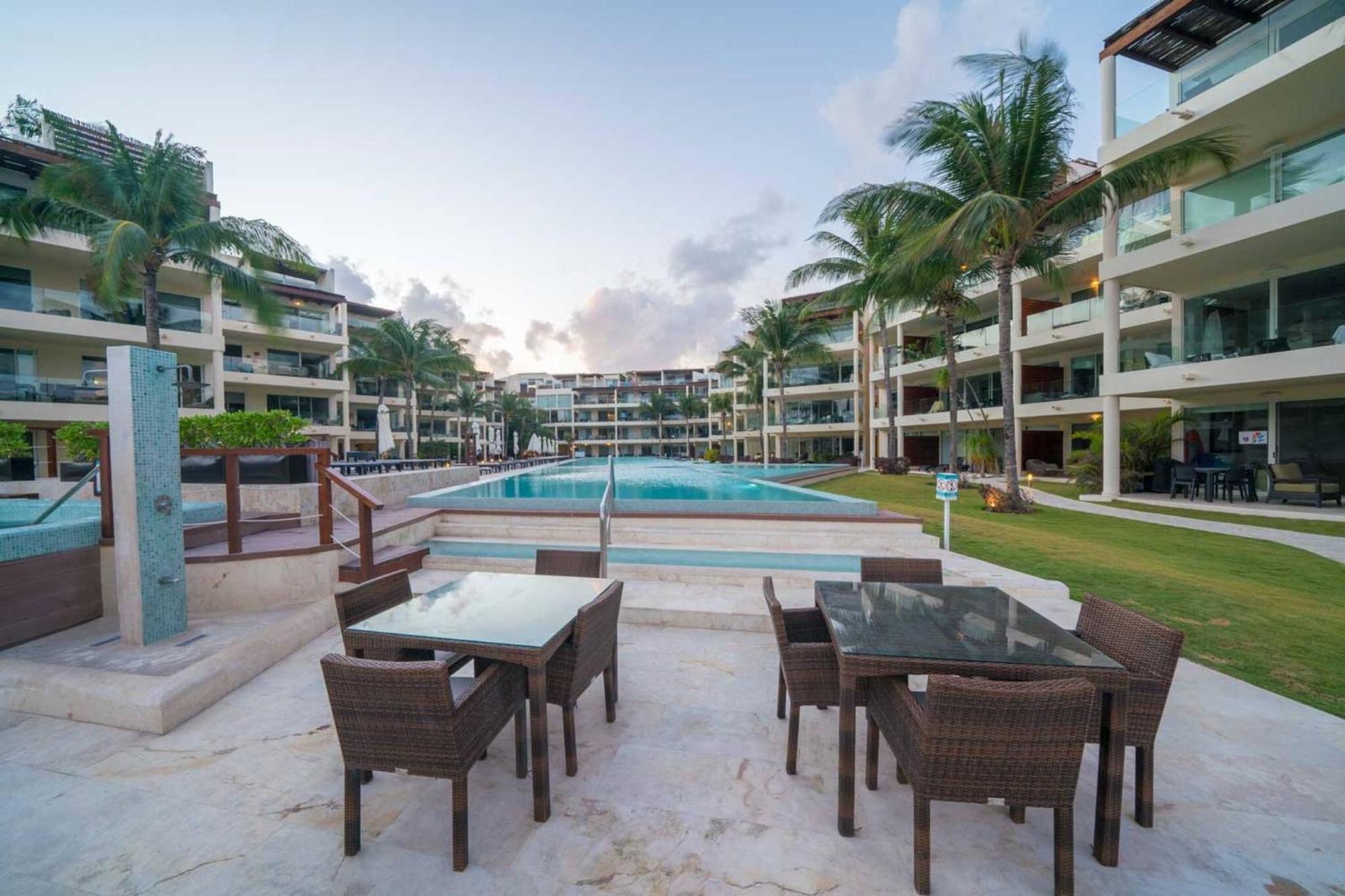 Luxury Complex - Infinity Pool And Private Club - At The Elements 108 Playa del Carmen