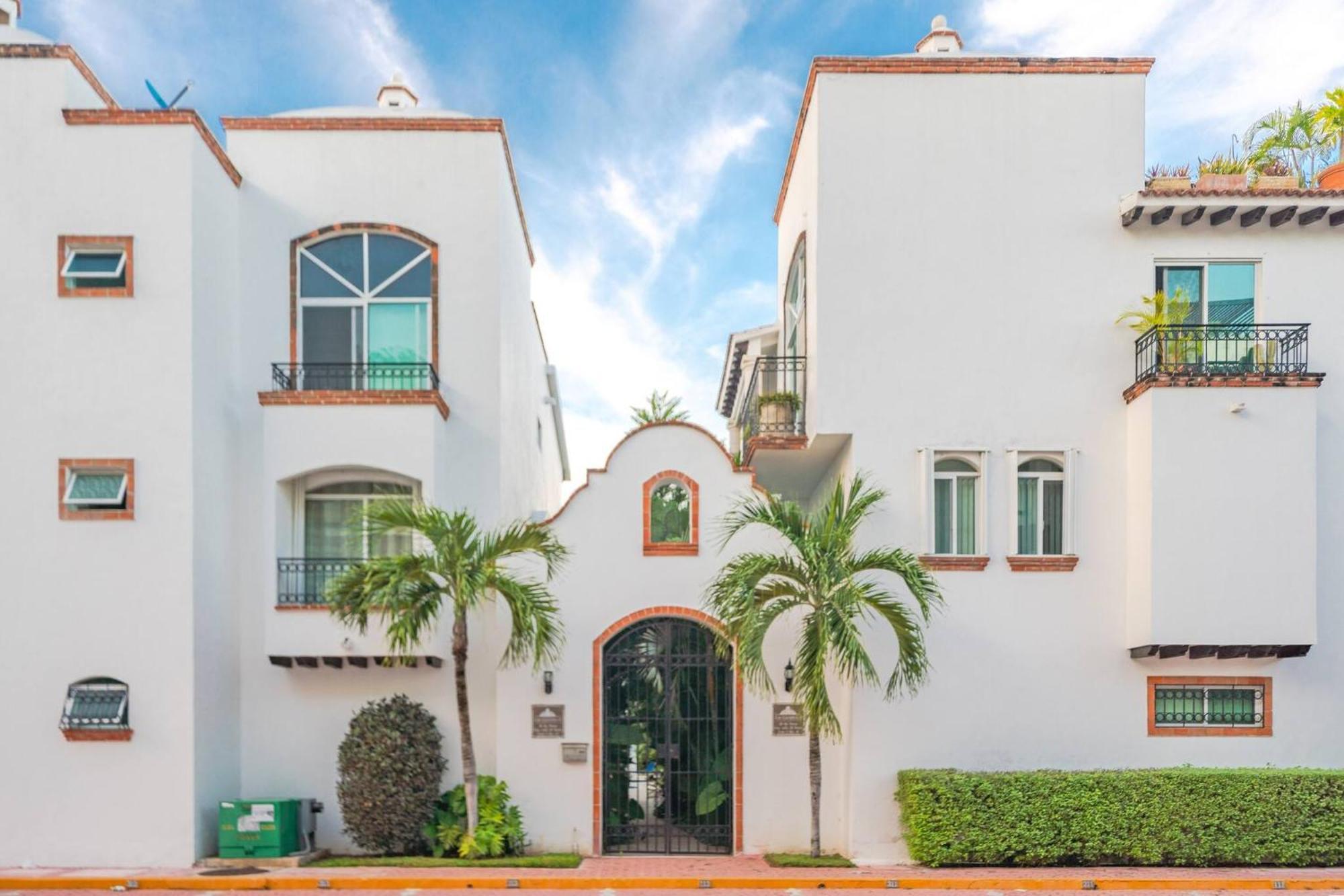 2 Bedroom- Tropical Oasis In The Heart Of - At Gaviotas *