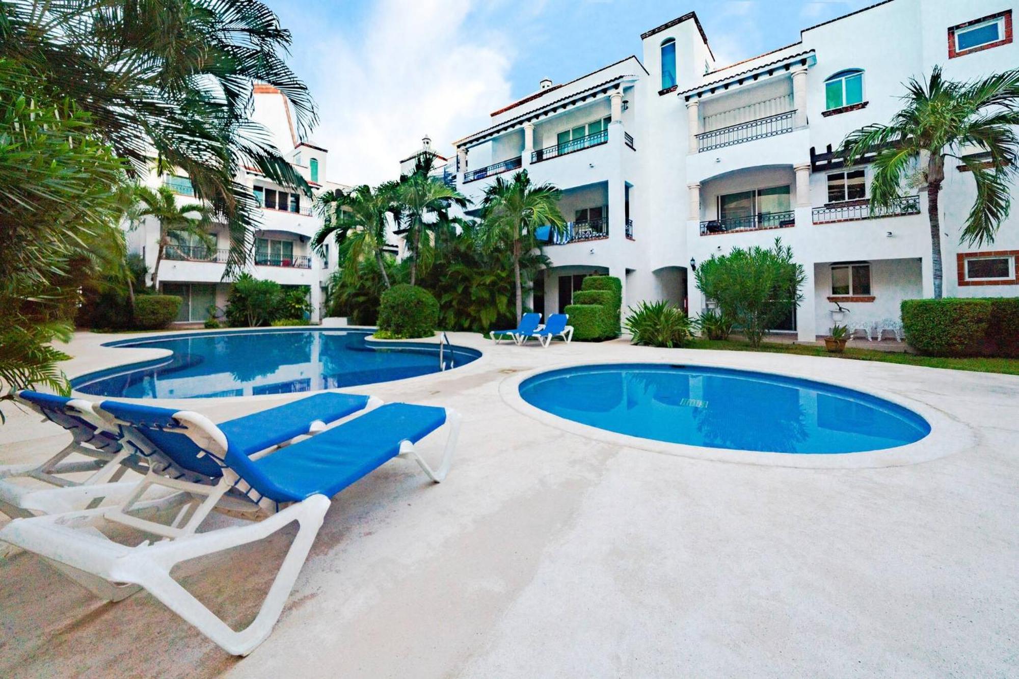 2 Bedroom- Tropical Oasis In The Heart Of - At Gaviotas Playa del Carmen
