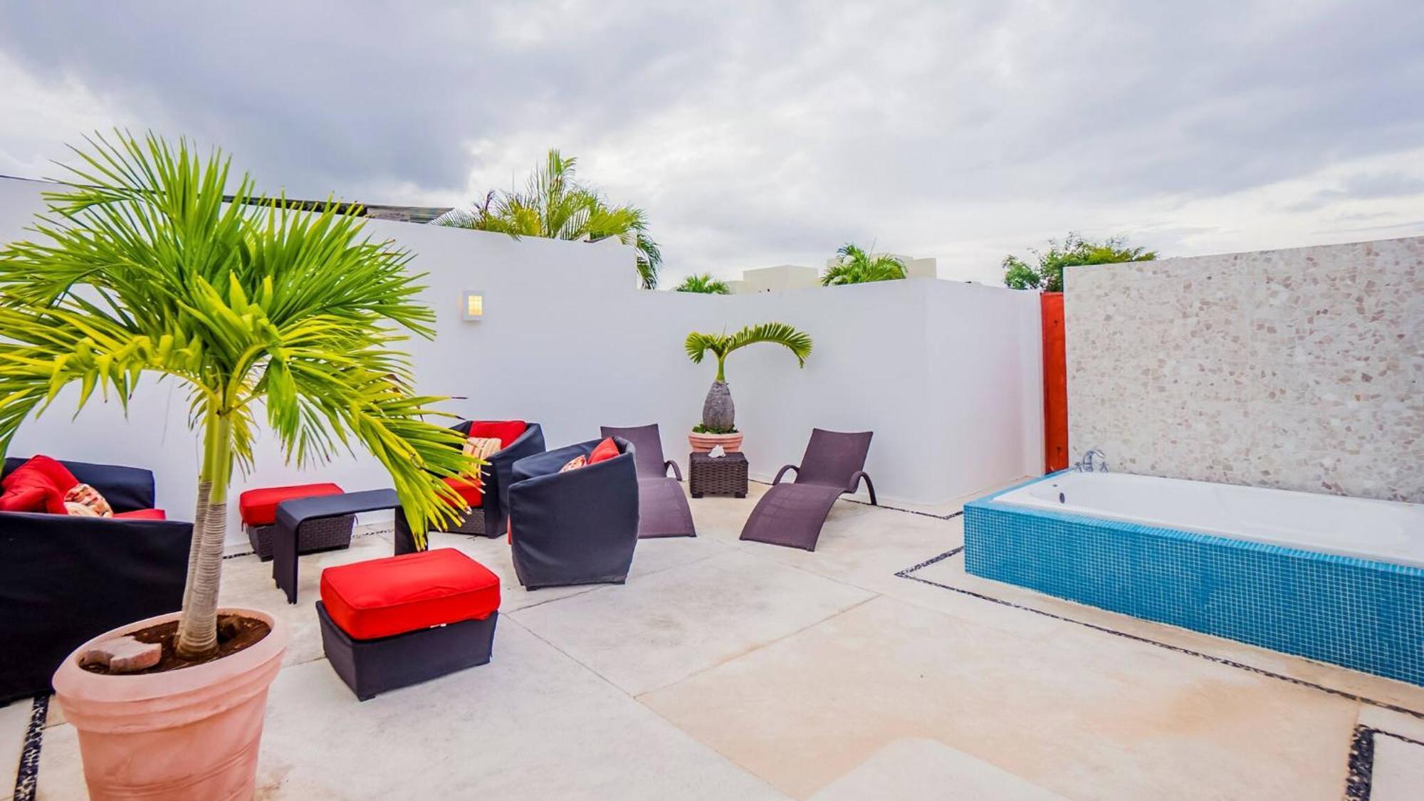 Luxury 2 Level Penthouse With 2 Bedroom - Only 3 Blocks From The - Meridian 310