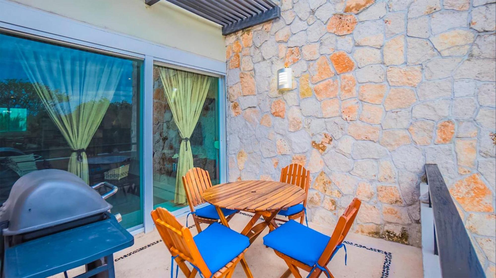 Vakantiehuis Luxury 2 Level Penthouse With 2 Bedroom - Only 3 Blocks From The - Meridian 310 Playa del Carmen