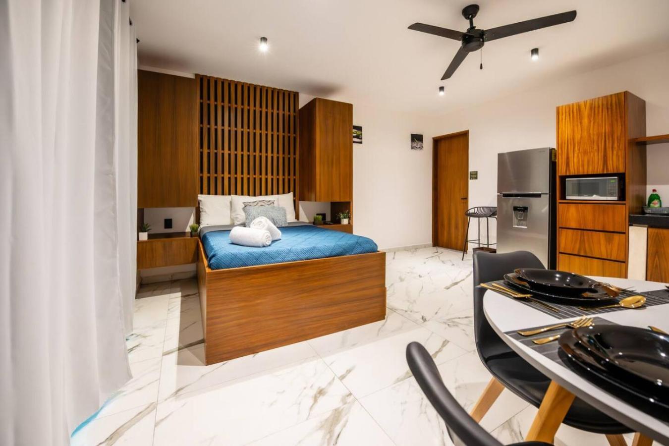 Stylish W Rooftop Pool Walk To 5th *