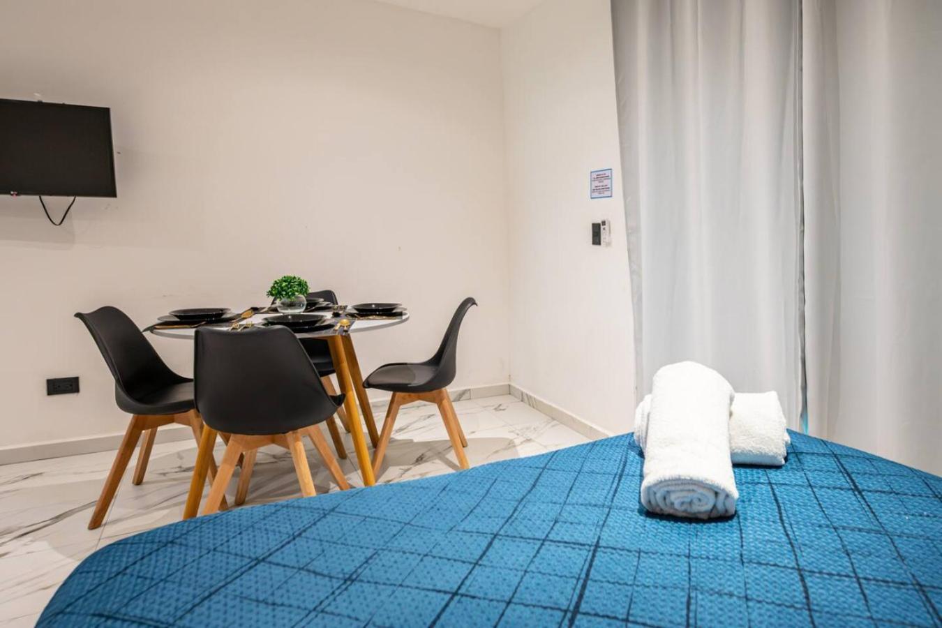 Stylish W Rooftop Pool Walk To 5th * Playa del Carmen