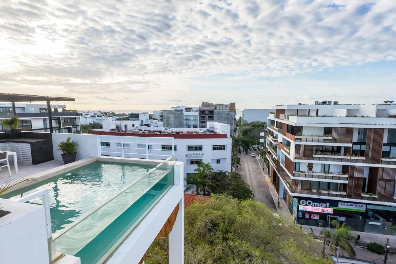 Stylish W Rooftop Pool Walk To 5th *