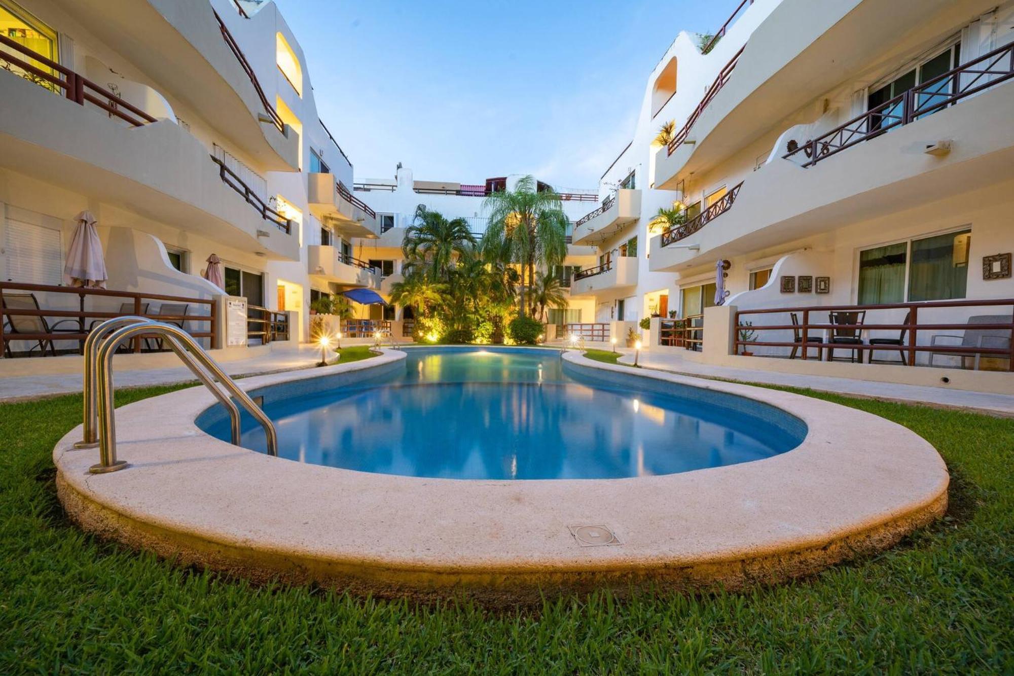 Modern Penthouse With 2 Bedrooms & Pool - Exquisite Bargain Priced - At Margaritas Ii