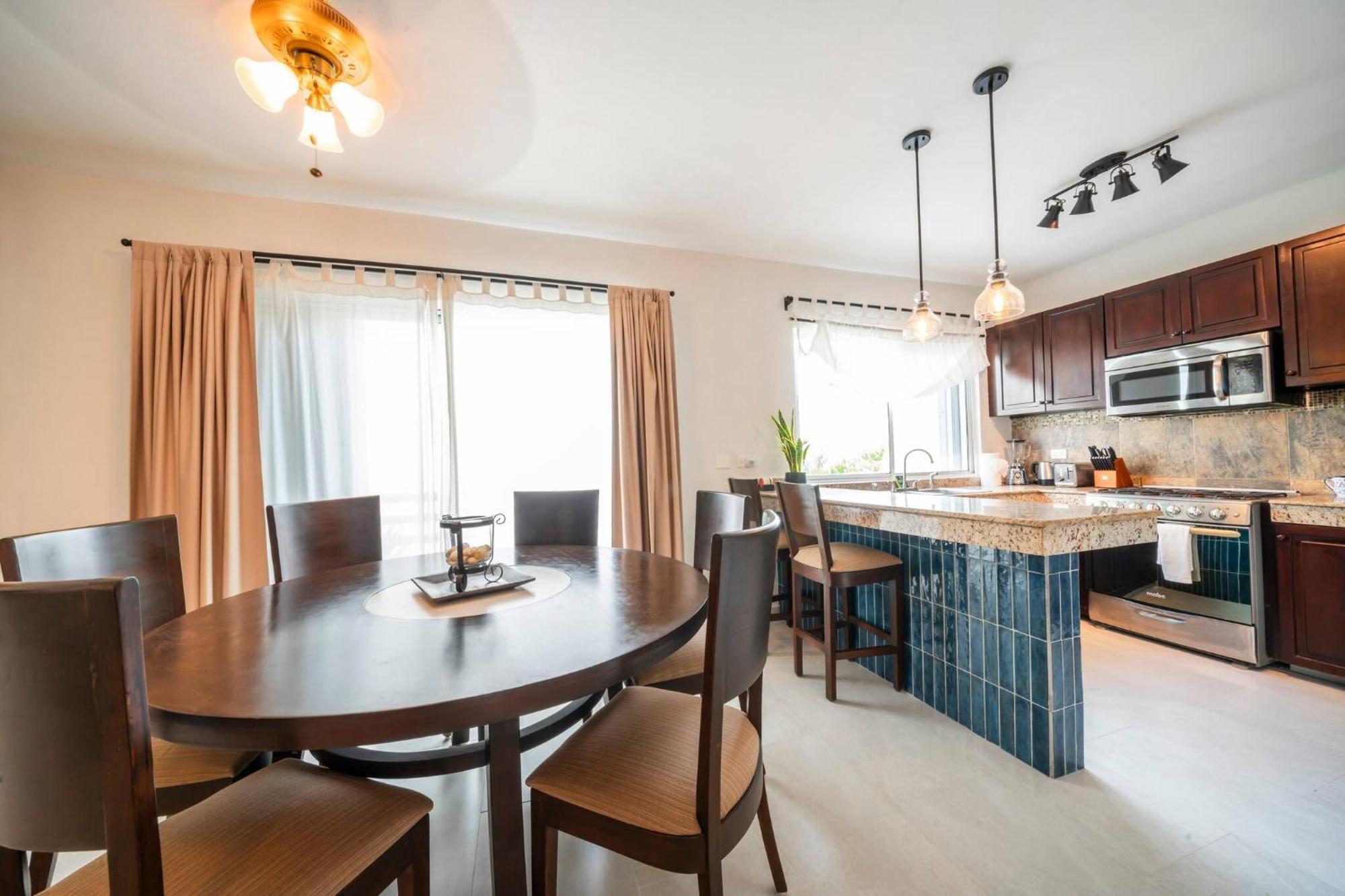 Modern Penthouse With 2 Bedrooms & Pool - Exquisite Bargain Priced - At Margaritas Ii Ferienhaus Playa del Carmen