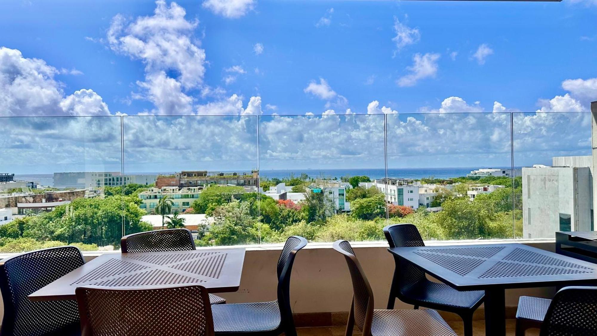 Ipana Luxury