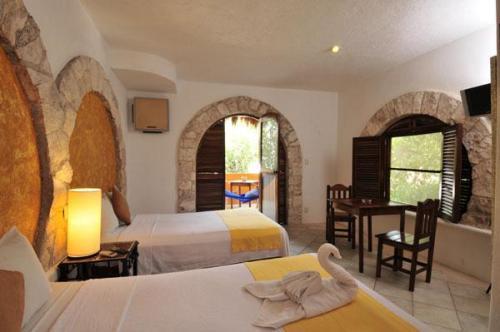 Hotel Moongate 2*