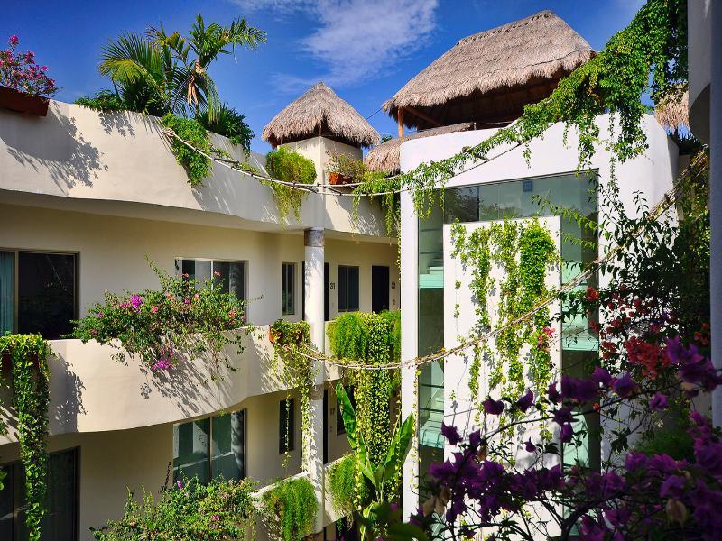 Encanto Riviera Playa del Carmen