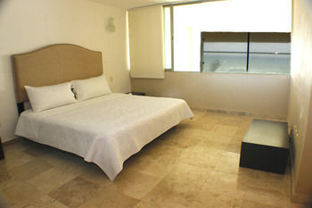 Ocean Plaza Hotel Playa del Carmen