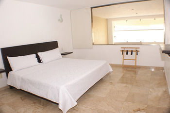 Ocean Plaza Hotel