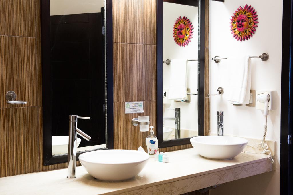 Ocean Front Corto Maltes 104 In Downtown Apartment *