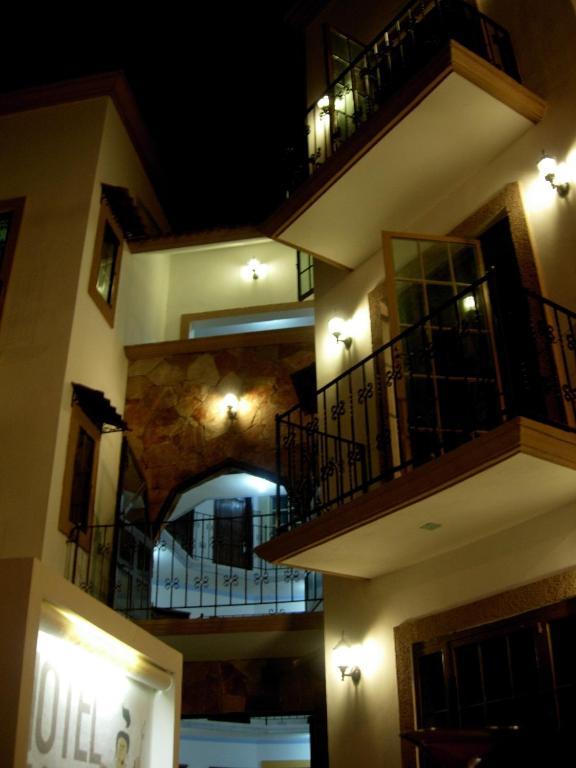 Hotel Alux