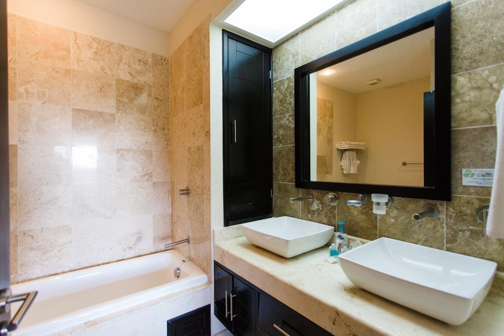 Apartment Oceanfront El Faro Surf 302 Playa del Carmen
