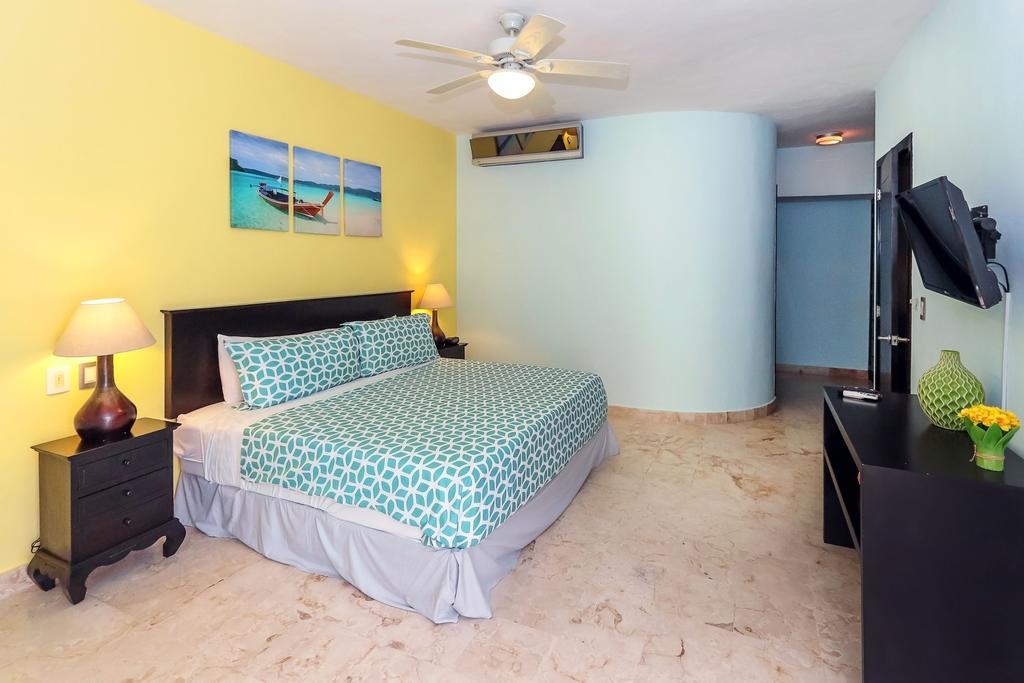 Beachfront Condo, 2 Bedroom - Ocean View At Corto Maltes Appartement *