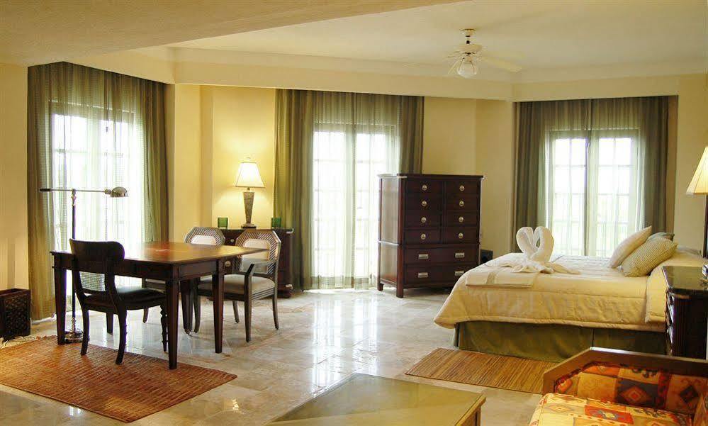 Itzaes Hotel