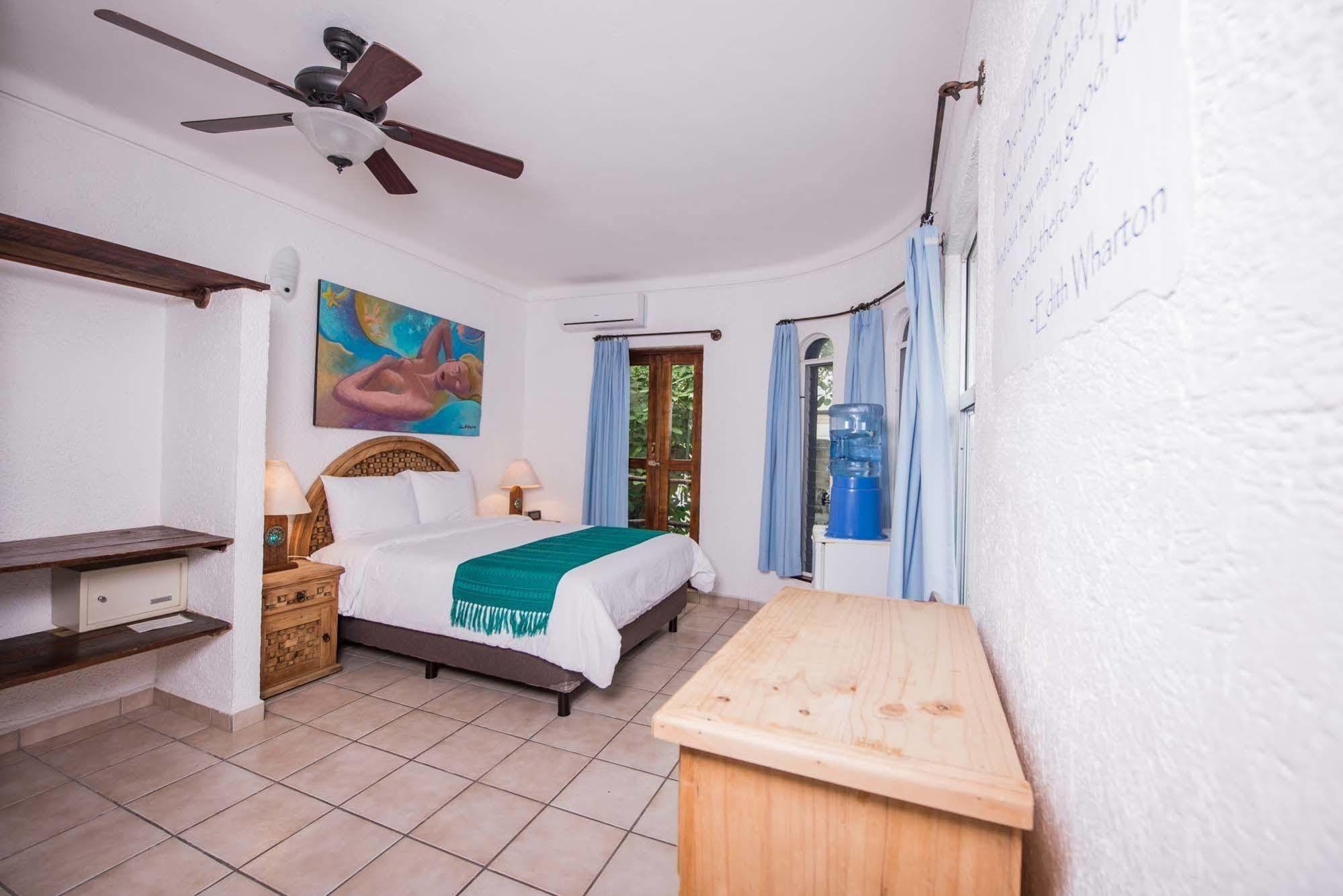 Luna Blue Hotel 3*