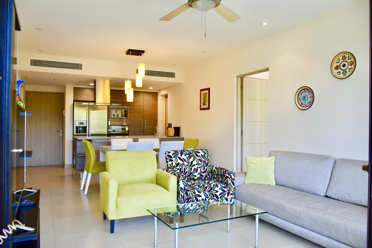Family Getaway At Nick Price Residences Apartment