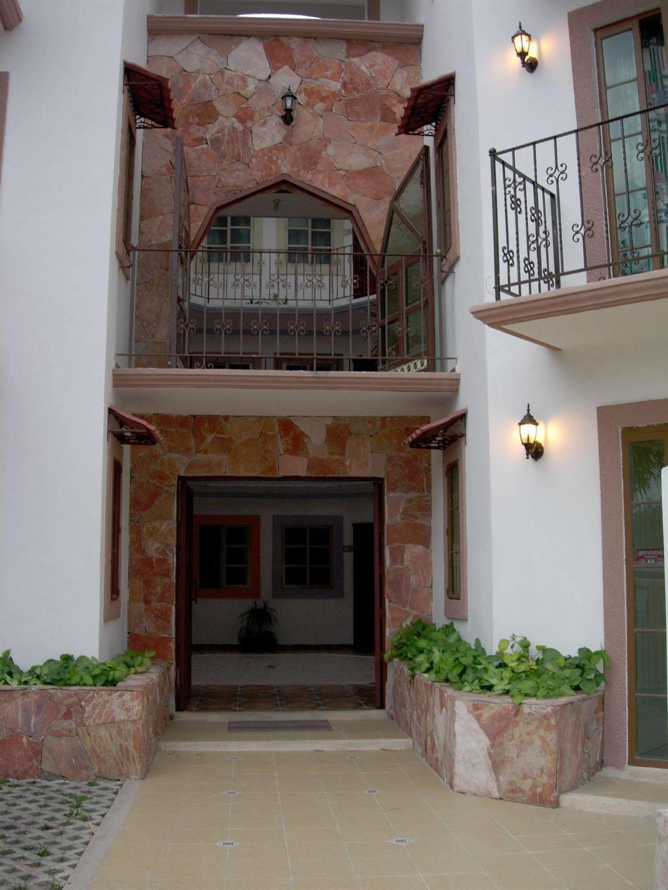 Hotel Alux