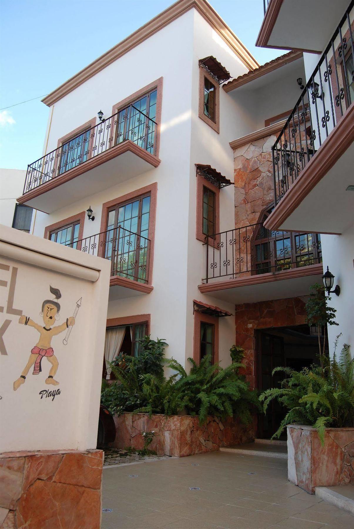Hotel Alux 2*