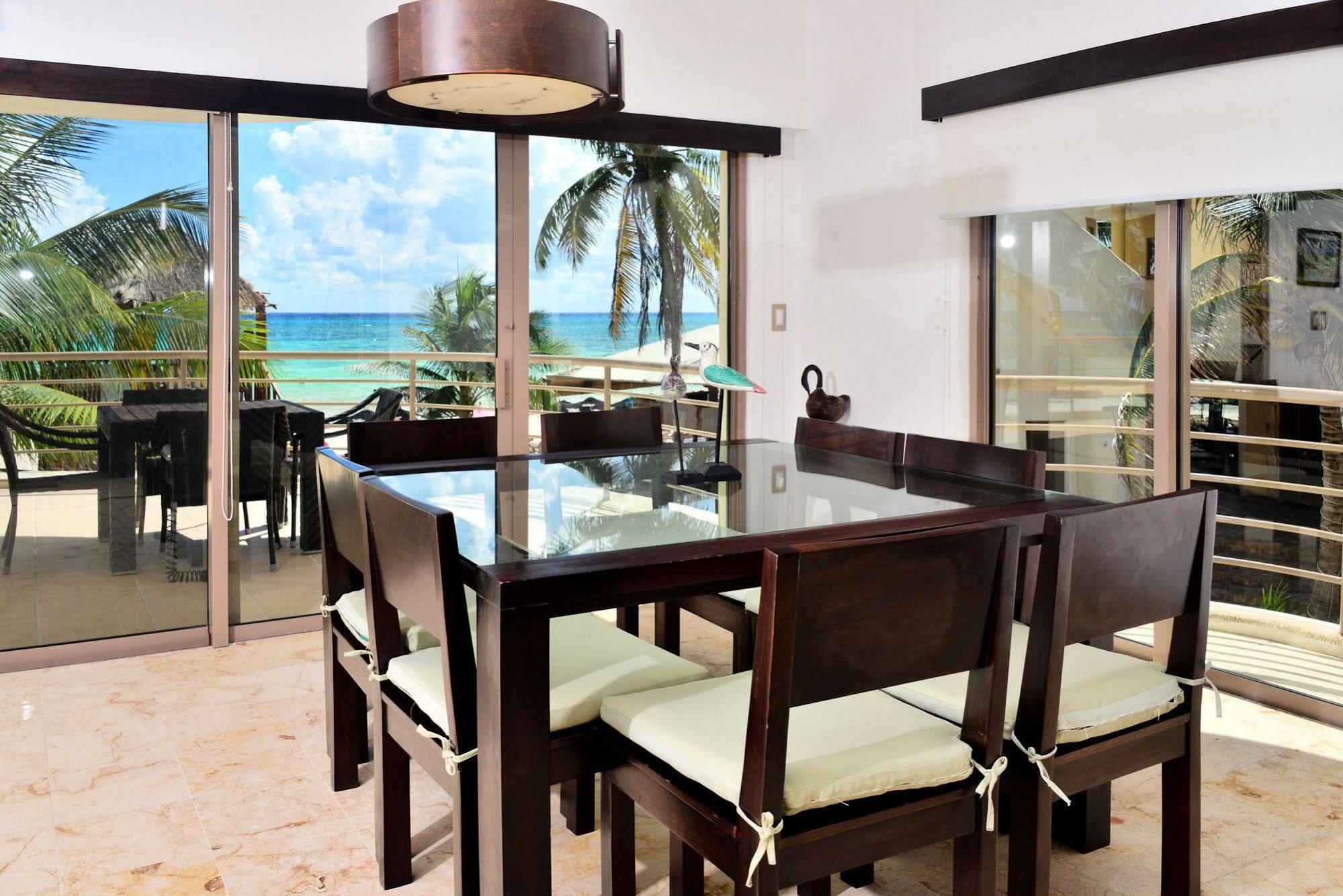 Corto Maltes * Playa del Carmen