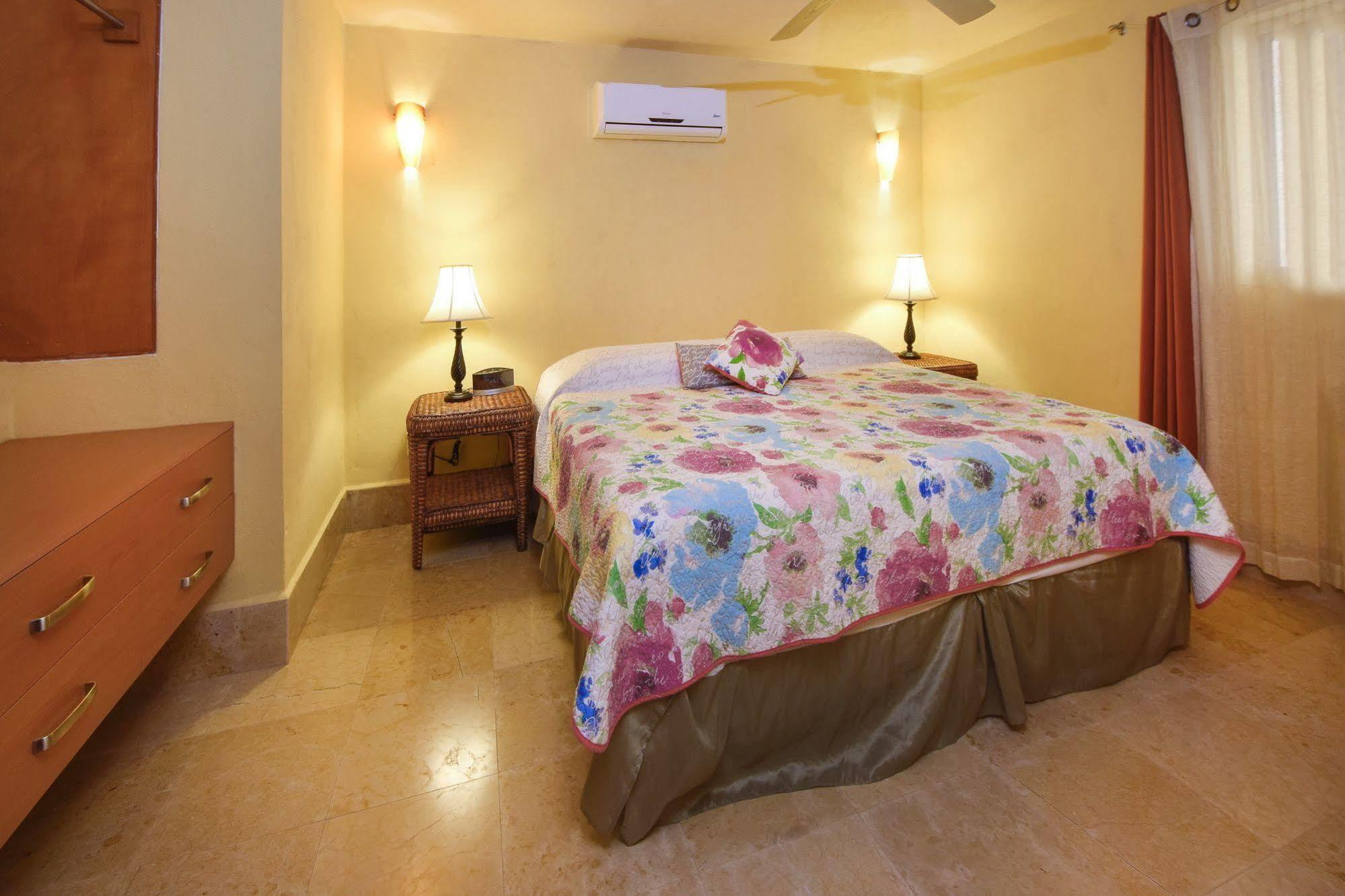 Ocean Plaza Hotel Playa del Carmen