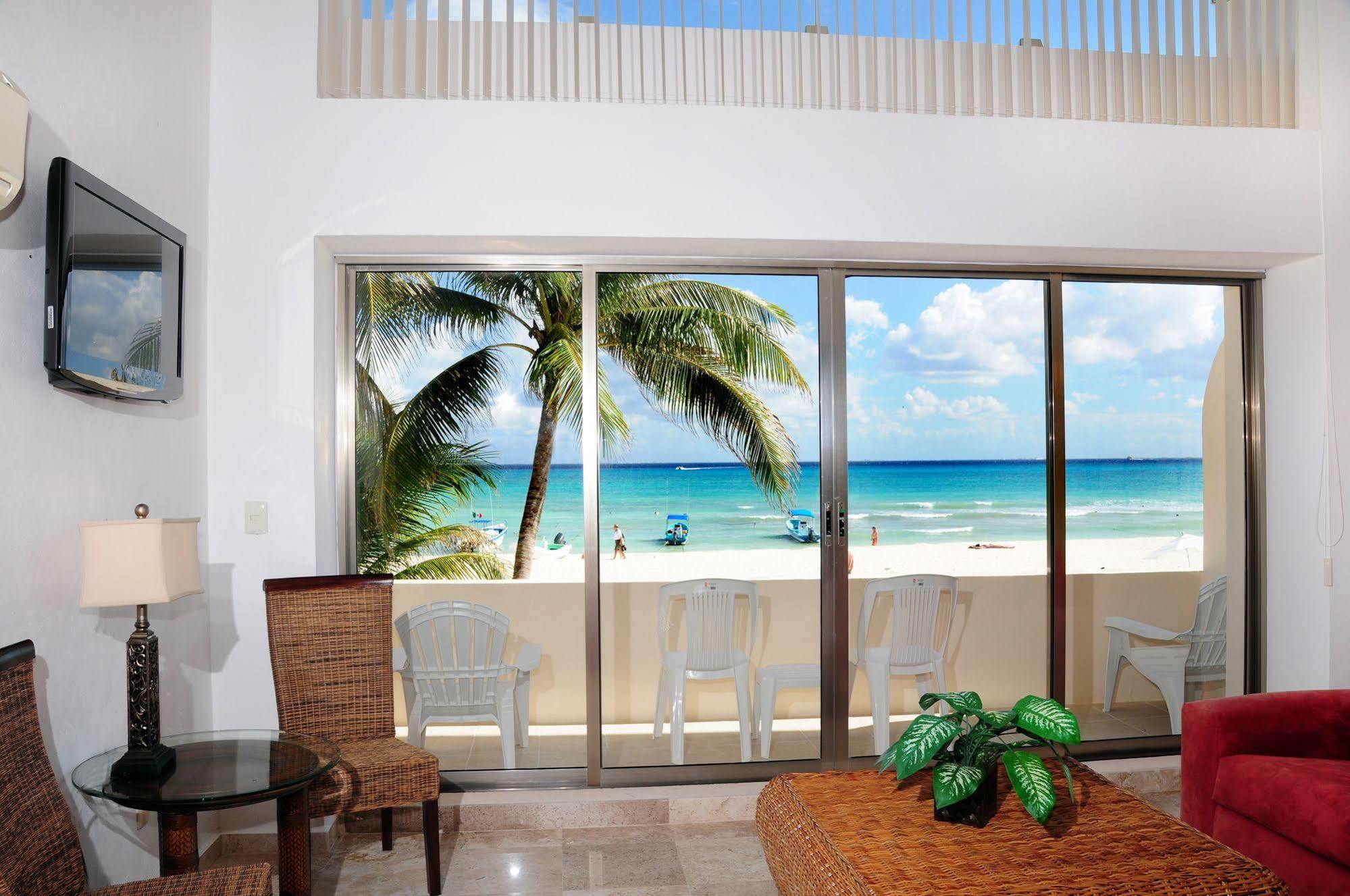 Ocean Plaza Hotel 3*