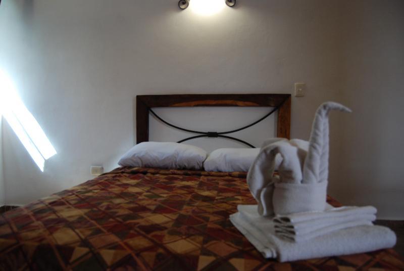 Alux Hotel 2*