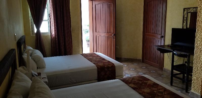 Alux Hotel
