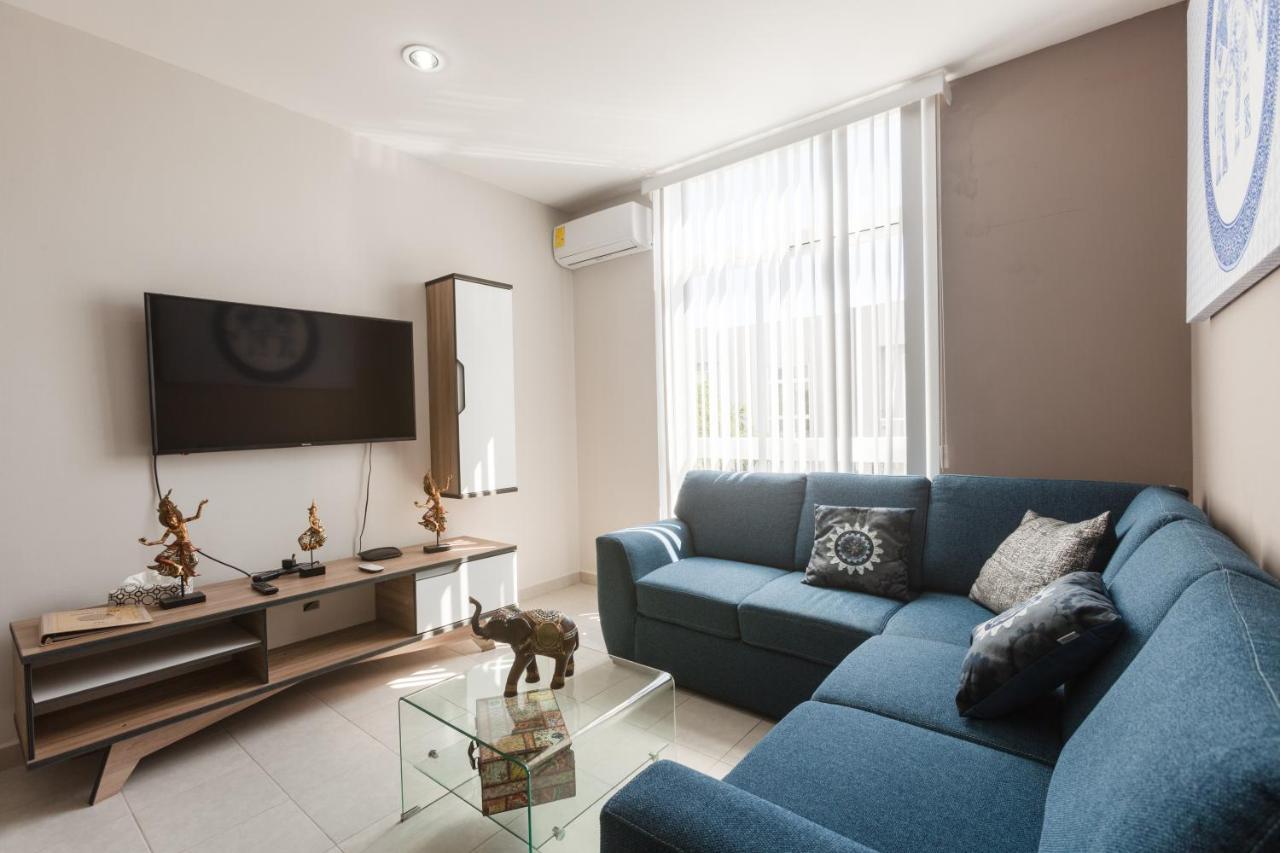 Riviera Towers Apartamento